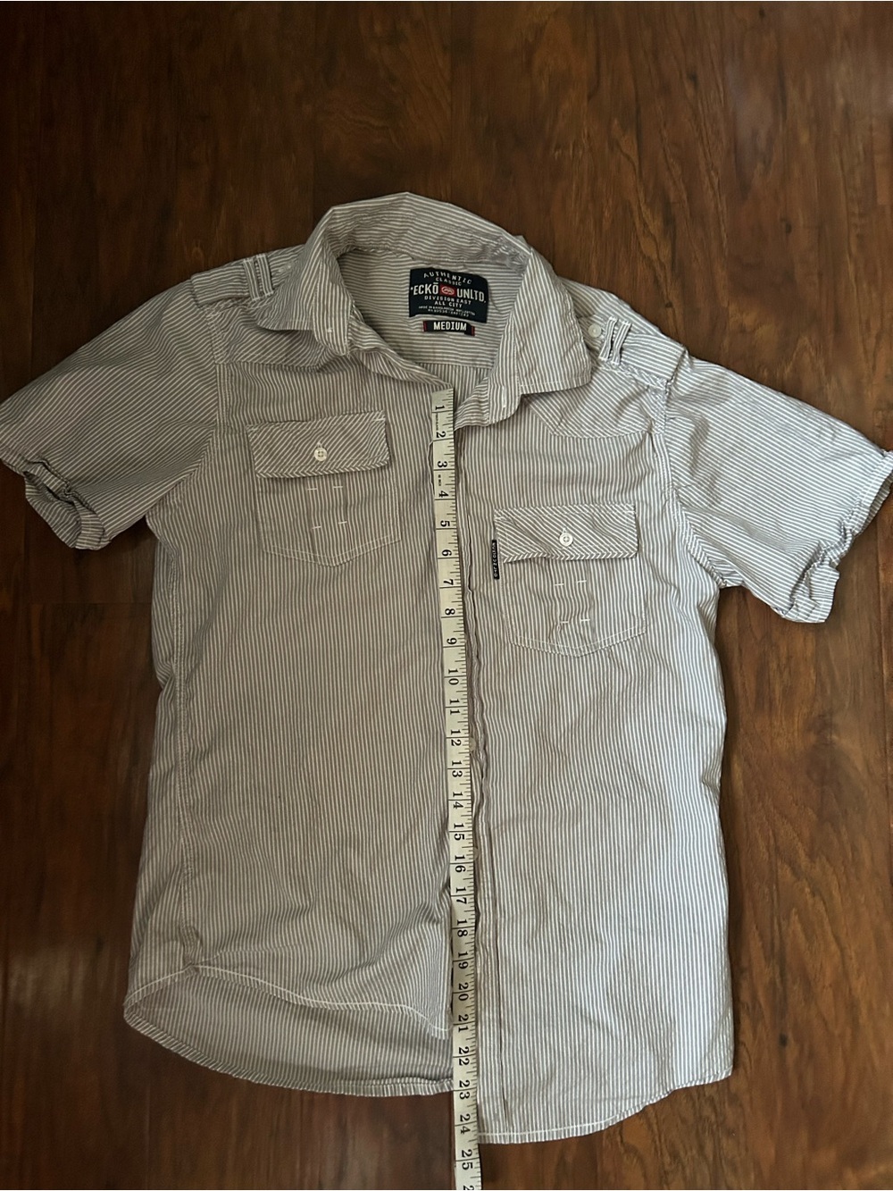 Ecko Unlimited Men's Short-Sleeve Button-Down Shirt in Light Gray Pinstripe